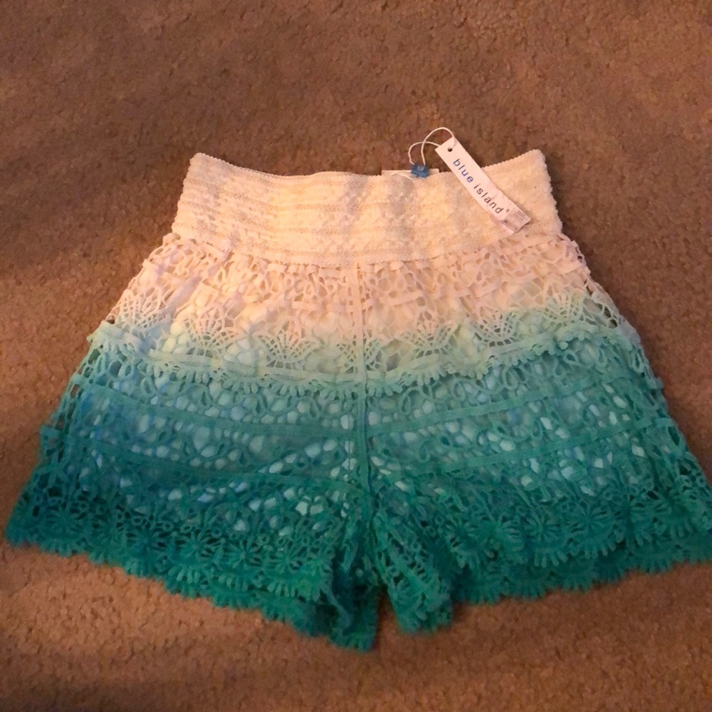 Cream/teal ombré crochet shorts